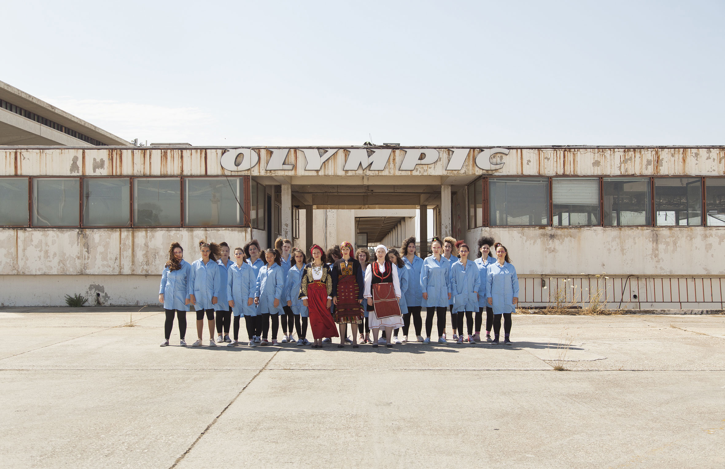 On-the-breadline-2019-dettaglio-coro-Atene-video-4k,-courtesy-dell'artista